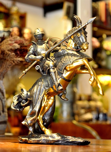 Tượng kỵ binh giáp sắt trung cổ, quà tặng tinh xảo, độc đáo