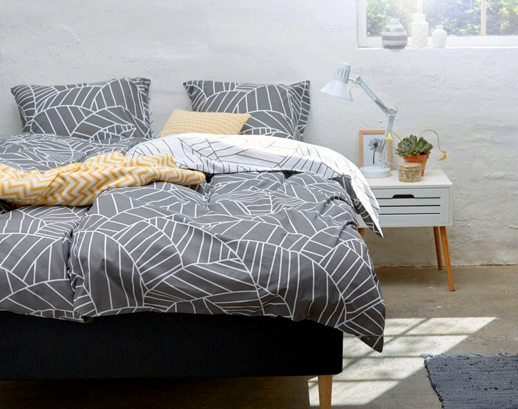 Tủ-đầu-giường-bằng-gỗ-cao-cấp-kiểu-cổ-điển-bộ-sưu-tập-Broby-Basic-white